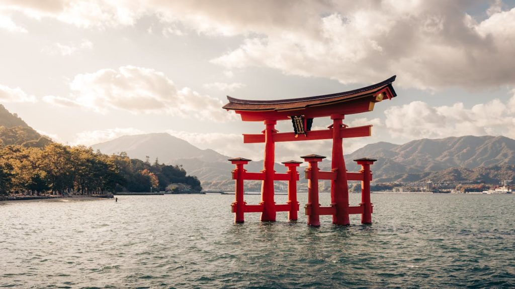 itsukushima-shrine